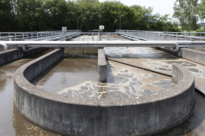 Forsyning af mikroorganismerne i aktiveringsbassinet med ilt.