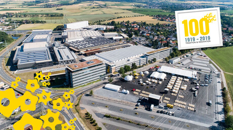 100-års firmajubilæum med en dag med åbent hus, rundvisninger på fabrikken og en medarbejderfest hos KAESER KOMPRESSOREN i Coburg.