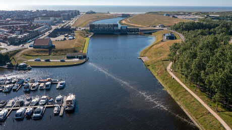 Boblegardin fra The Great Bubble Barrier i Katwijk/Holland.
