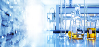 Brug af trykluftkompressorer også i laboratorier – sikker og oliefri trykluftforsyning fra KAESER KOMPRESSORER lever op til de højeste renhedsstandarder inden for alle områder af kemisk industri.