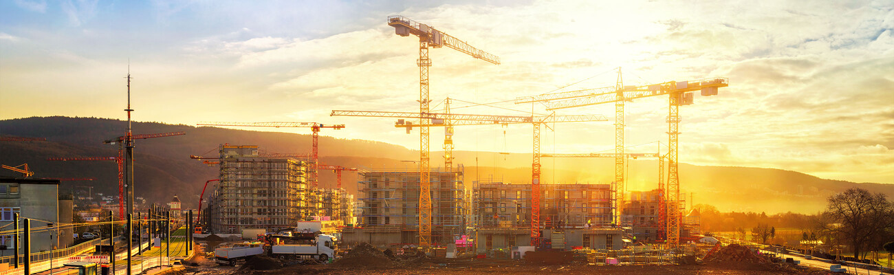 Trykluftkompressor ved anvendelse på byggeplads – kraftig teknologi fra KAESER KOMPRESSORER til alsidige trykluftanvendelser på byggepladsen.