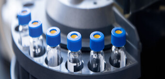 Oliefri og ren trykluft til medicinal og medikoteknik – effektive trykluftkompressorer fra KAESER KOMPRESSORER til følsomme produktionsprocesser og renrum.